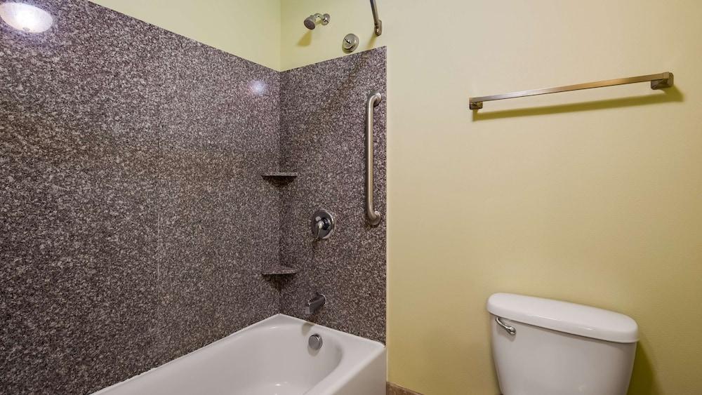 Best Western Rama Inn photo 25