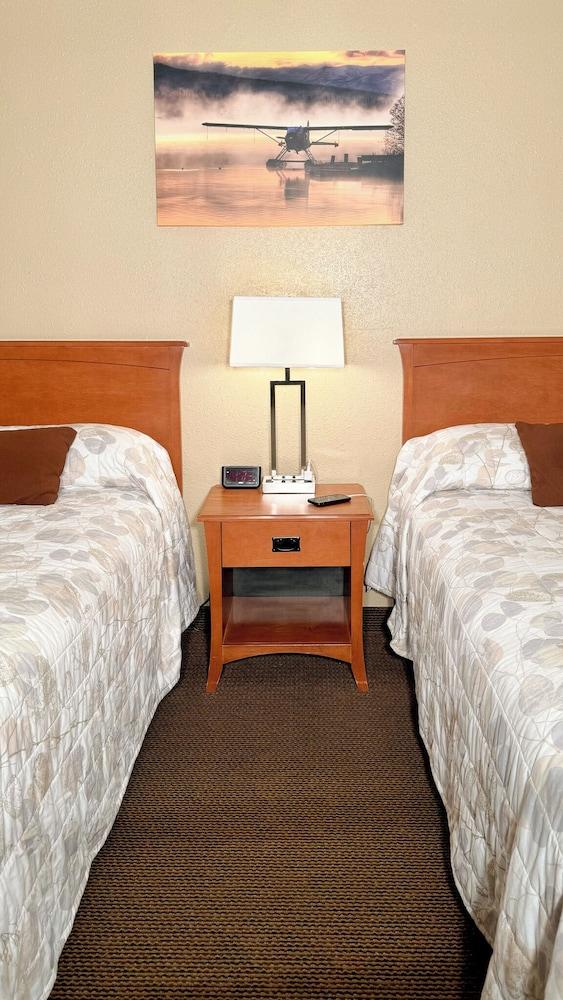 Young's Motel photo 15