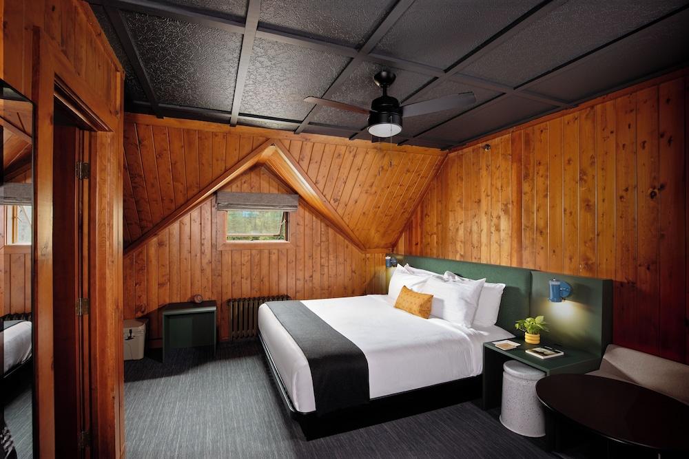 LOGE Glacier photo 40