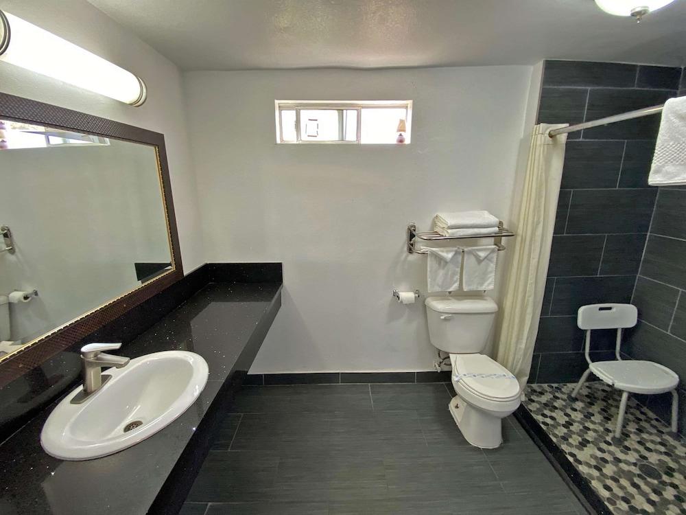 Rodeway Inn Ventura Midtown photo 31