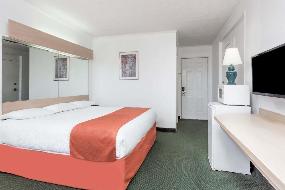 Microtel Inn by Wyndham Athens photo 8