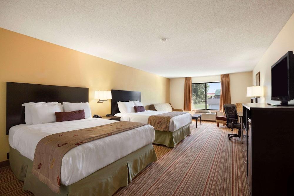 Ramada by Wyndham Wisconsin Dells photo 6