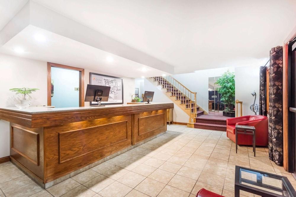 Super 8 by Wyndham Platteville photo 2