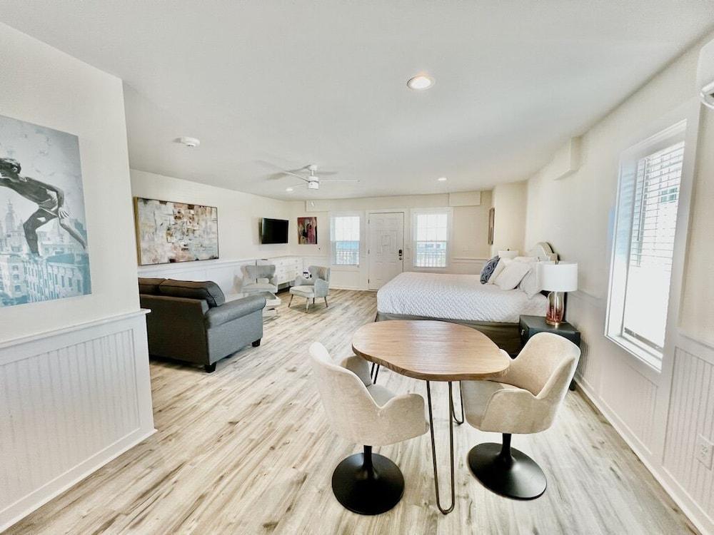 Saltwater Suites photo 4