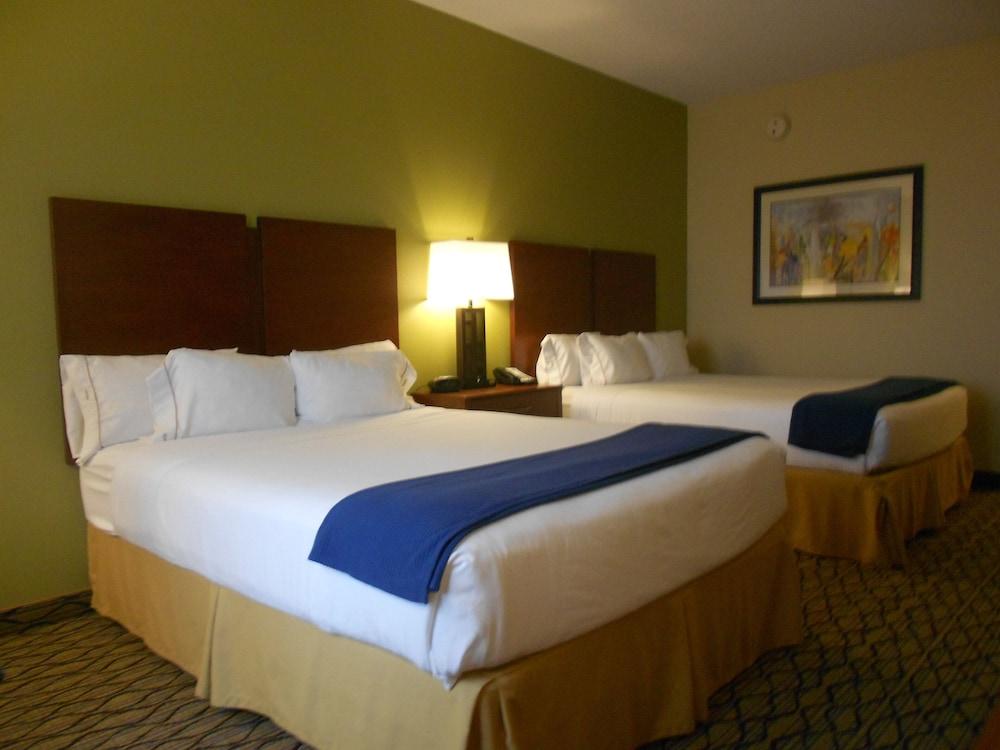 Holiday Inn Express & Suites Lancaster by IHG photo 14