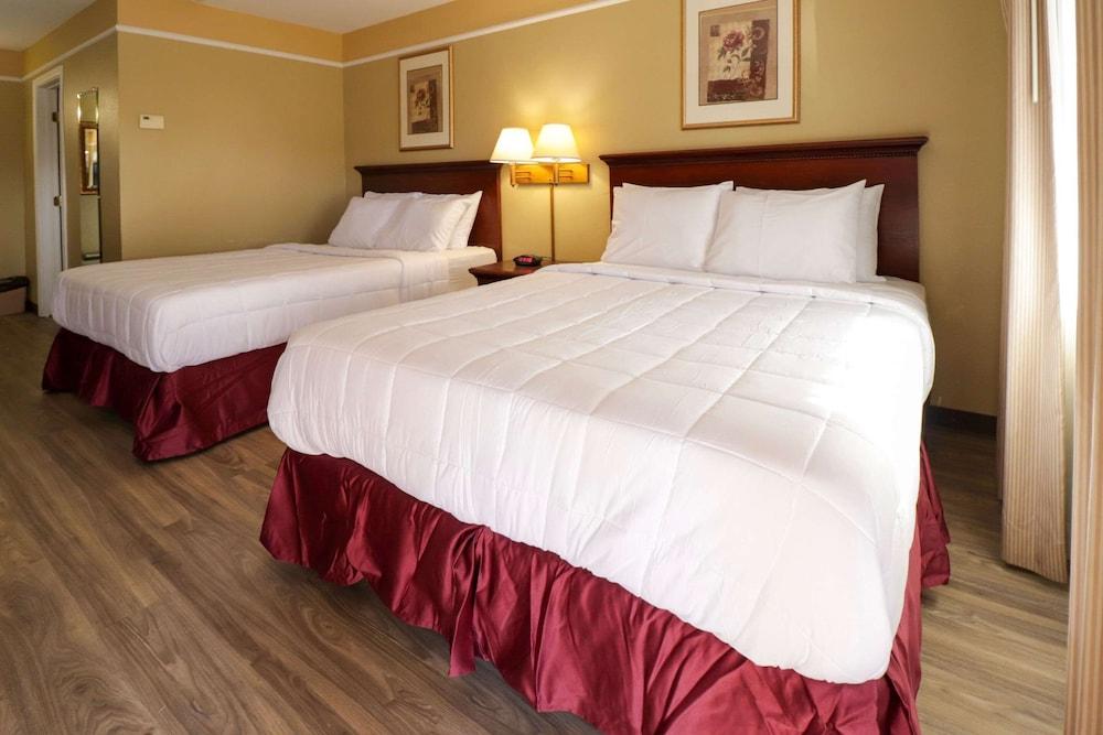 Econo Lodge Blythe photo 10
