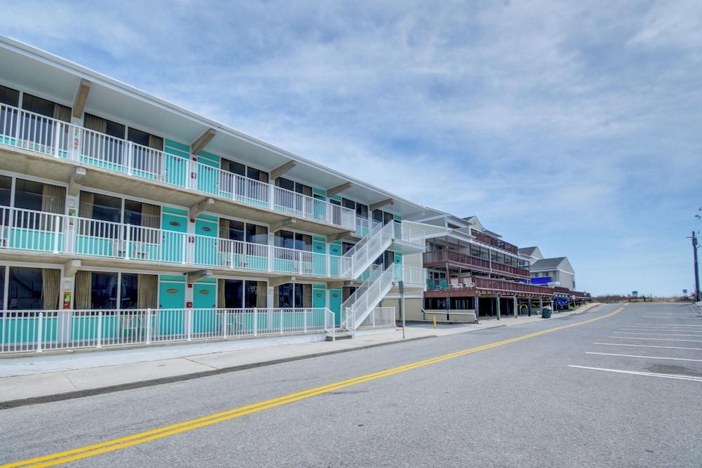 Surf Inn Suites photo 20
