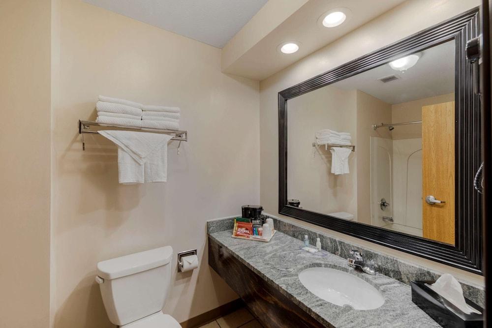 Quality Inn Hamilton photo 11