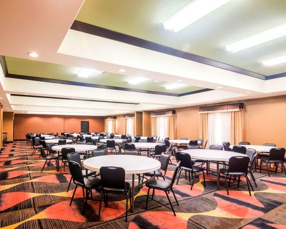 Spark by Hilton Amarillo Western Plaza photo 43