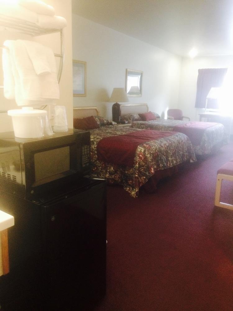 Thunderbird Motel photo 2