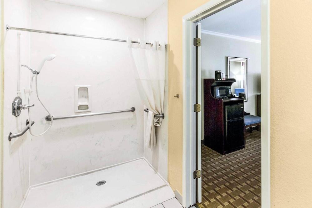 Quality Inn & Suites Abilene North photo 5