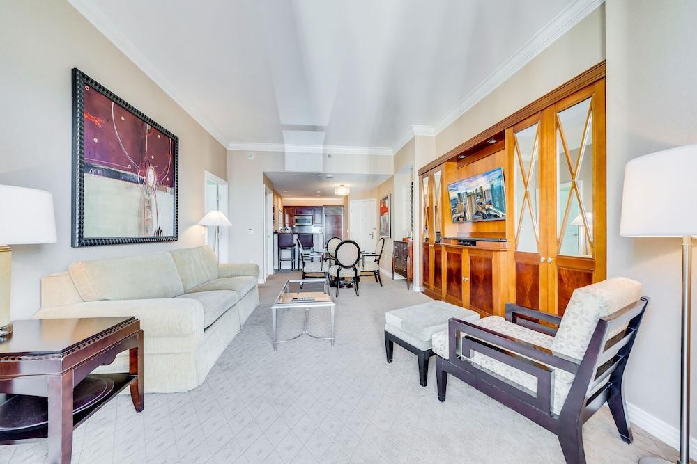 Jet Luxury Resorts @ The Signature Condo Hotel photo 41