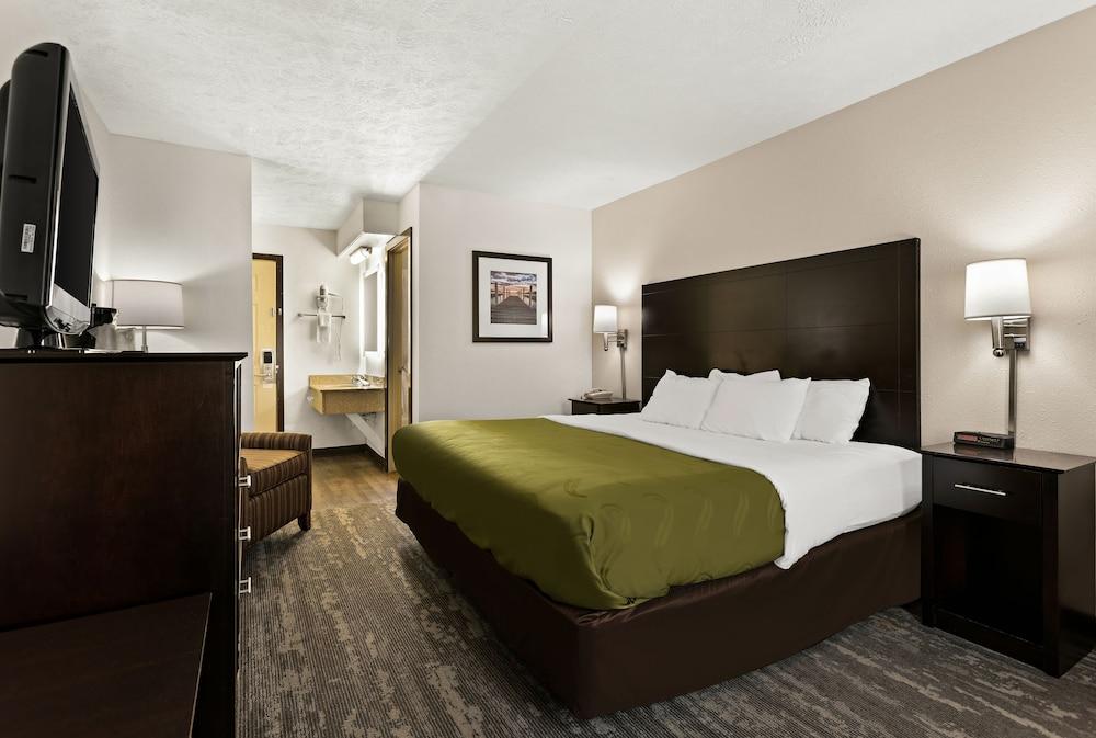 Quality Inn Traverse City photo 22
