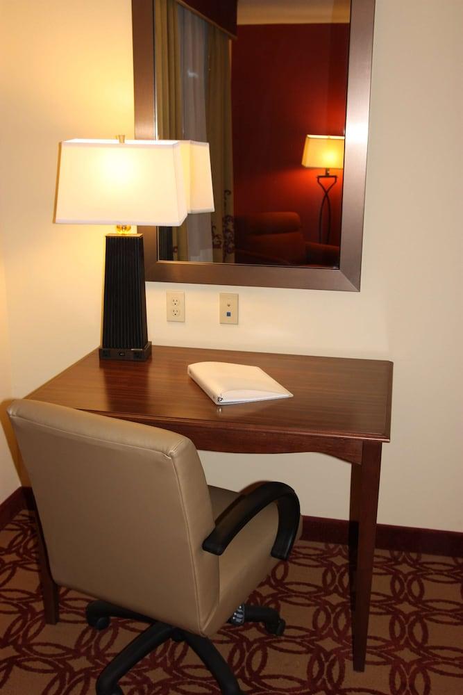 Hampton Inn & Suites Wiggins photo 23