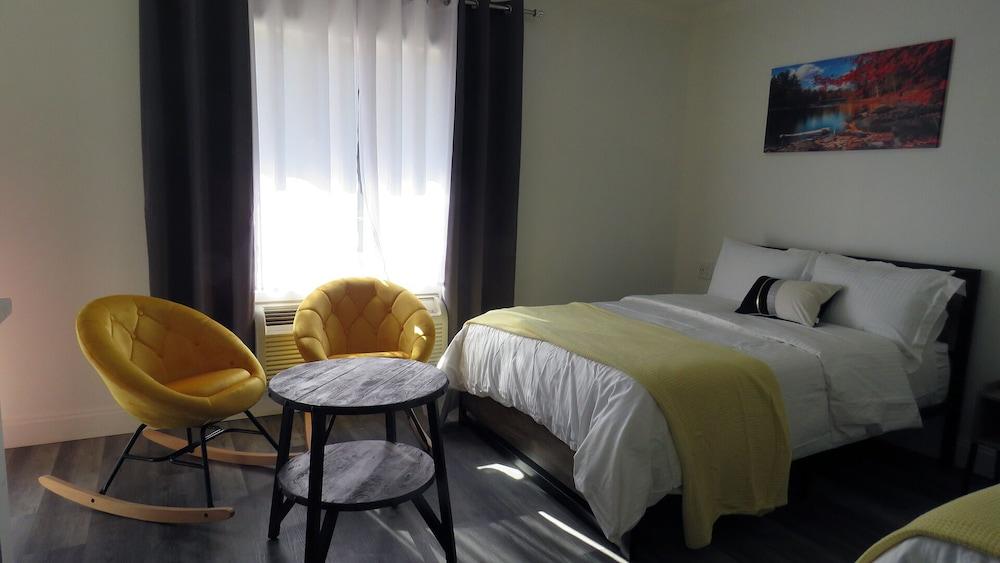 Gatehouse Motel photo 84