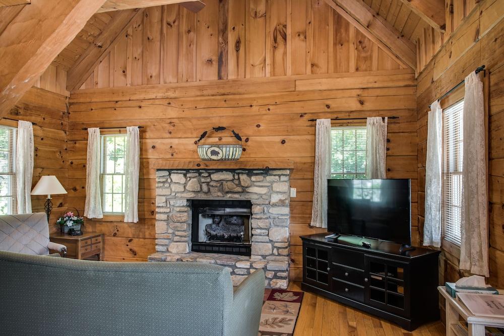Boxwood Lodge photo 51