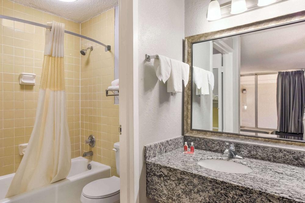 Econo Lodge Cave City photo 8