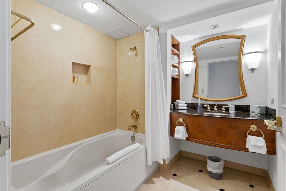 CozySuites at Showboat photo 35
