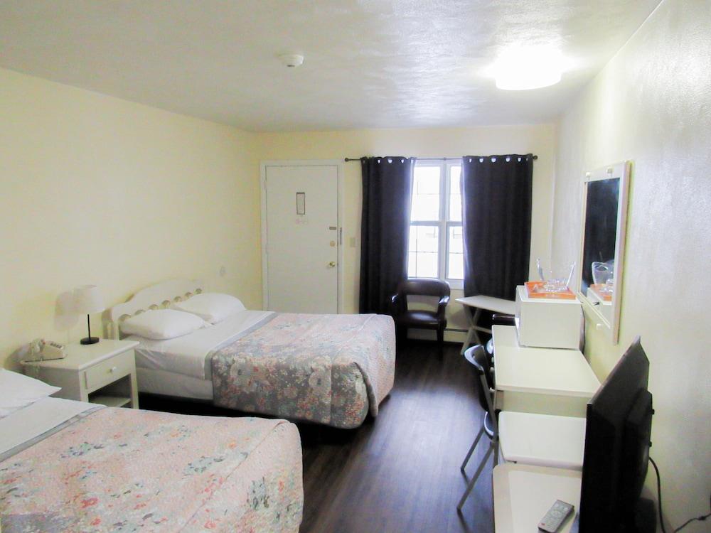 Brewer Motor Inn photo 2