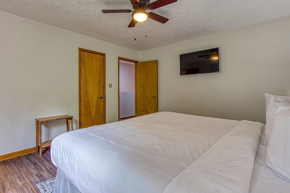 Pinecrest Townhomes-1K2Q- Renovated photo 27