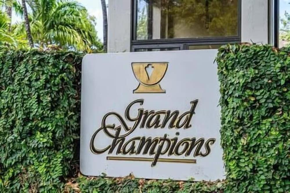 Grand Champions photo 16