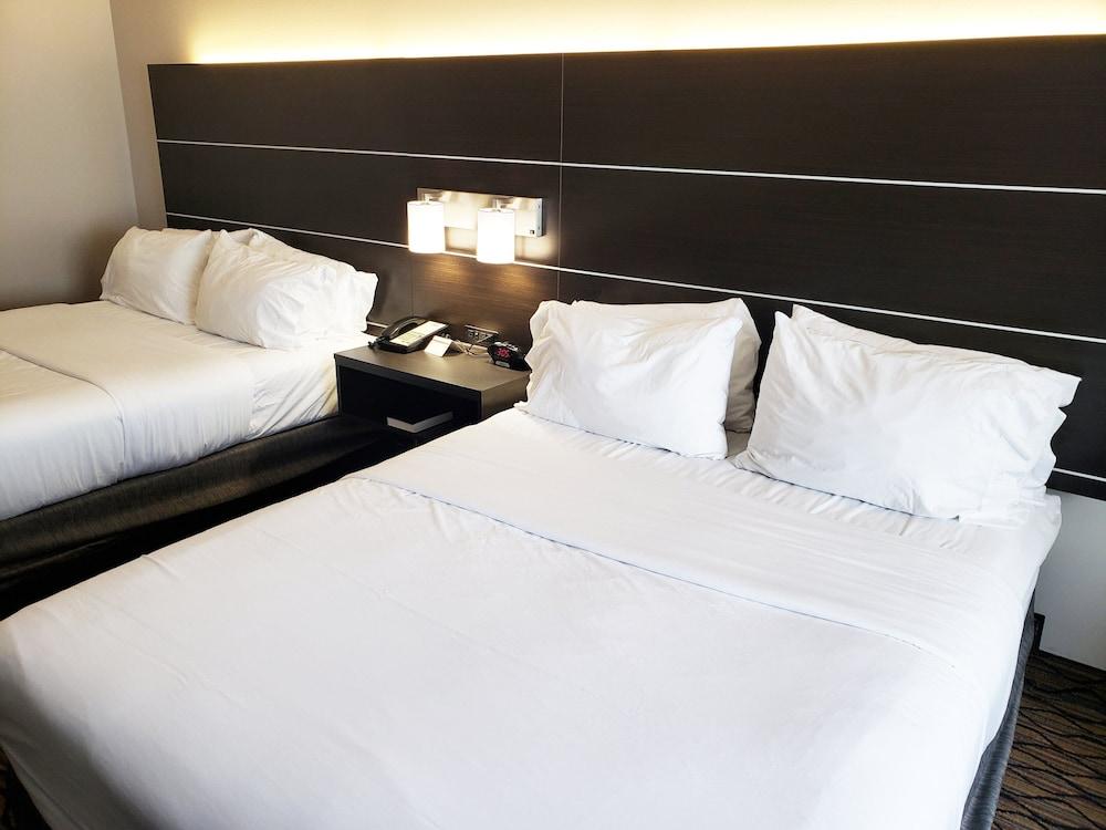Holiday Inn Express Hotel & Suites San Angelo by IHG photo 5
