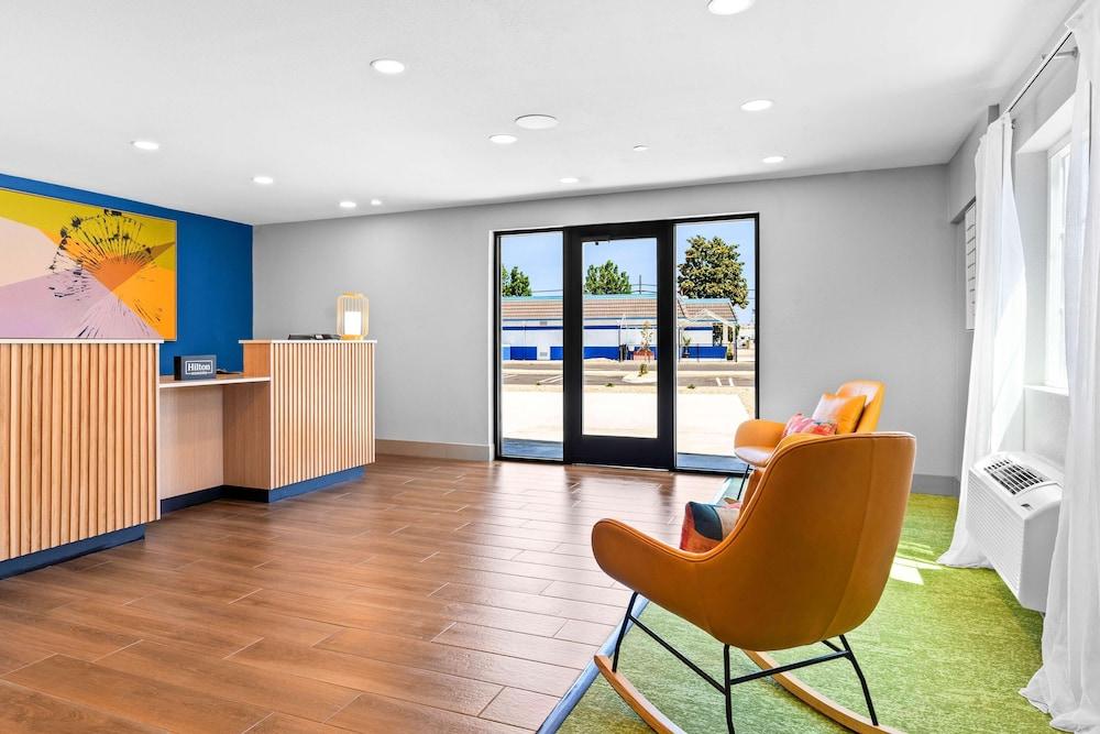 Spark by Hilton Modesto photo 2