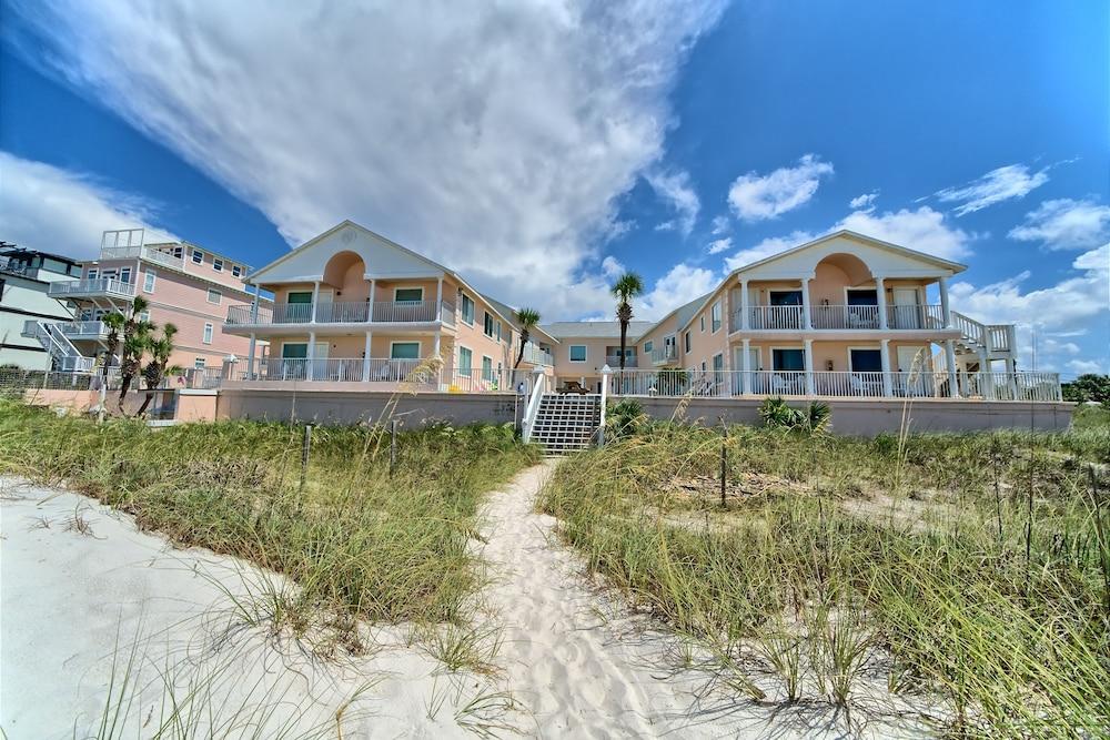 Pineapple Villas on Laguna Beach photo 1