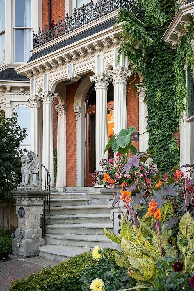 The Mansion On Delaware Ave photo 29