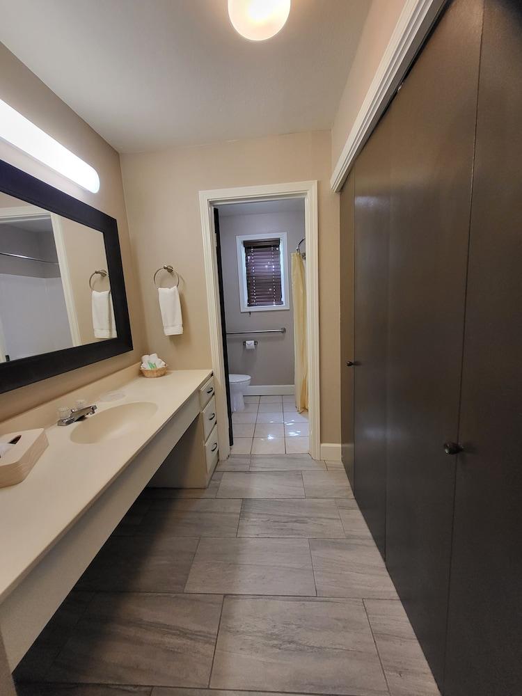 Pono Kai Condos photo 20
