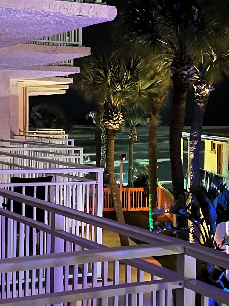 Flamingo Inn Beachfront photo 85