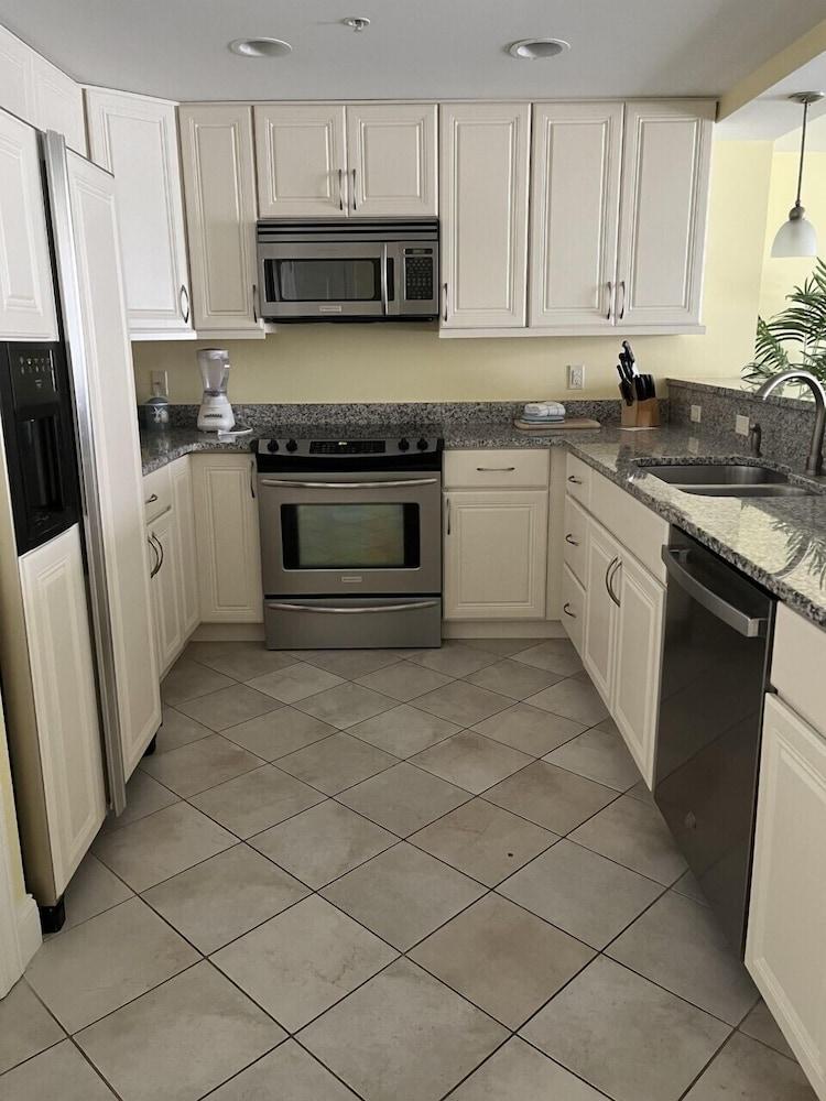 Miramar Condominiums photo 11