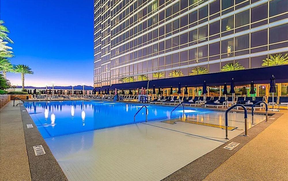 Trump Condo Hotel in Vegas photo 24