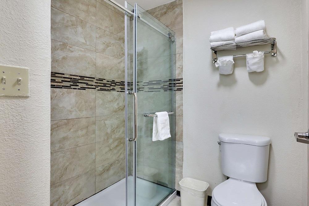 Quality Suites Albuquerque Airport photo 3