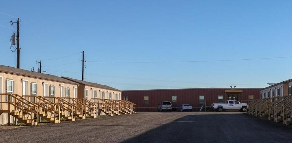 Cuero Oilfield Housing photo 9