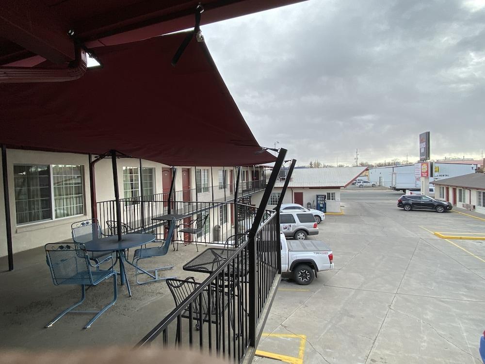 Dunes Inn photo 40
