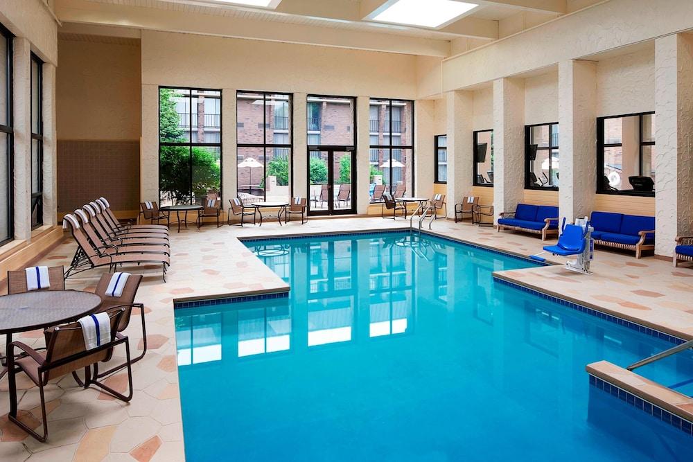 Sheraton Milwaukee Brookfield Hotel photo 24