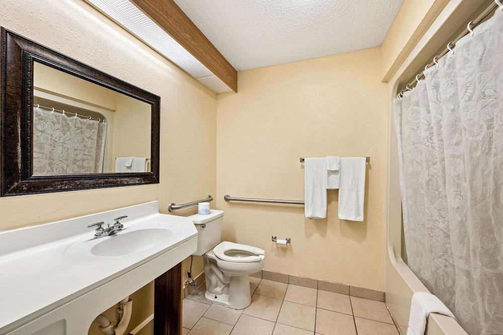 Econo Lodge London North photo 27