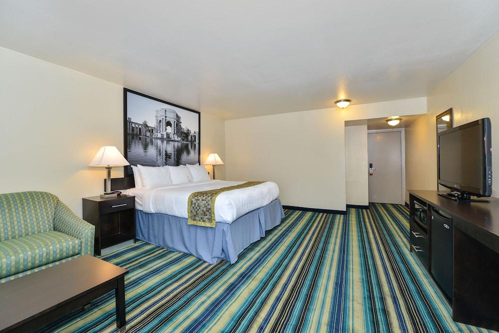 Super 8 by Wyndham Vallejo/Napa Valley photo 12