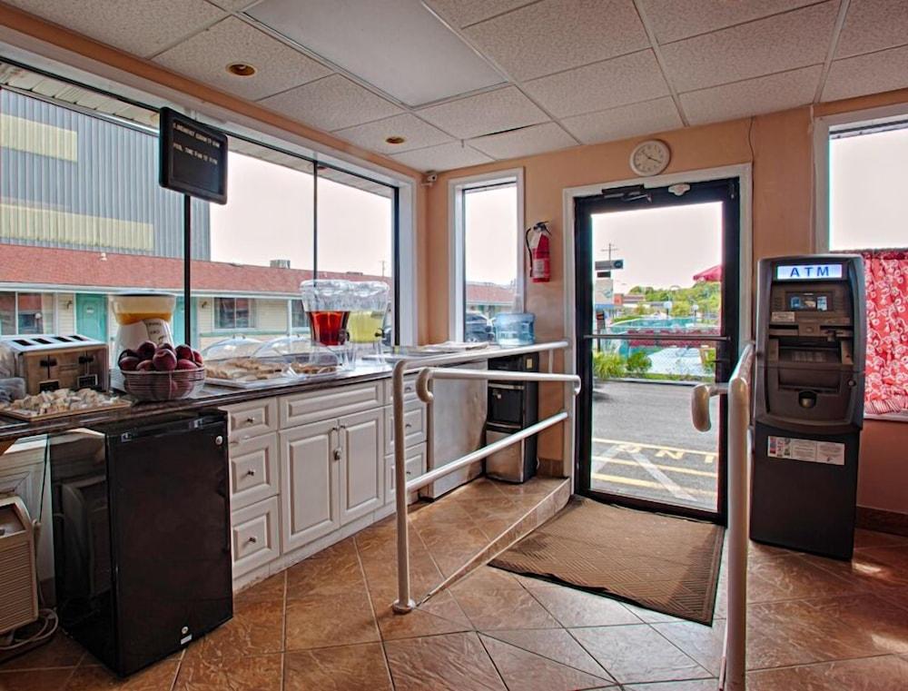 Economy Motel Inn & Suites photo 18