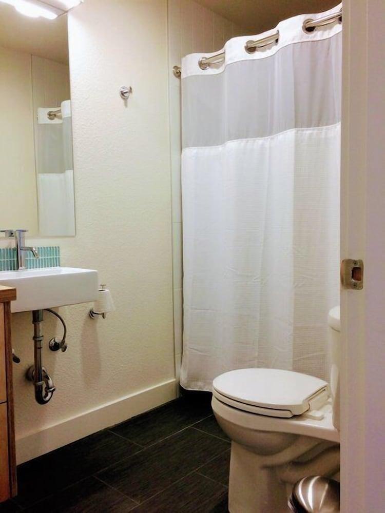 Heliotrope Hotel photo 53