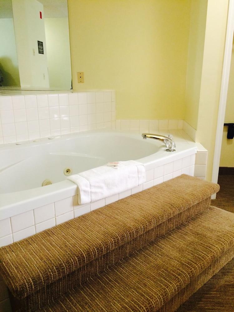 Brookshire Inn photo 10