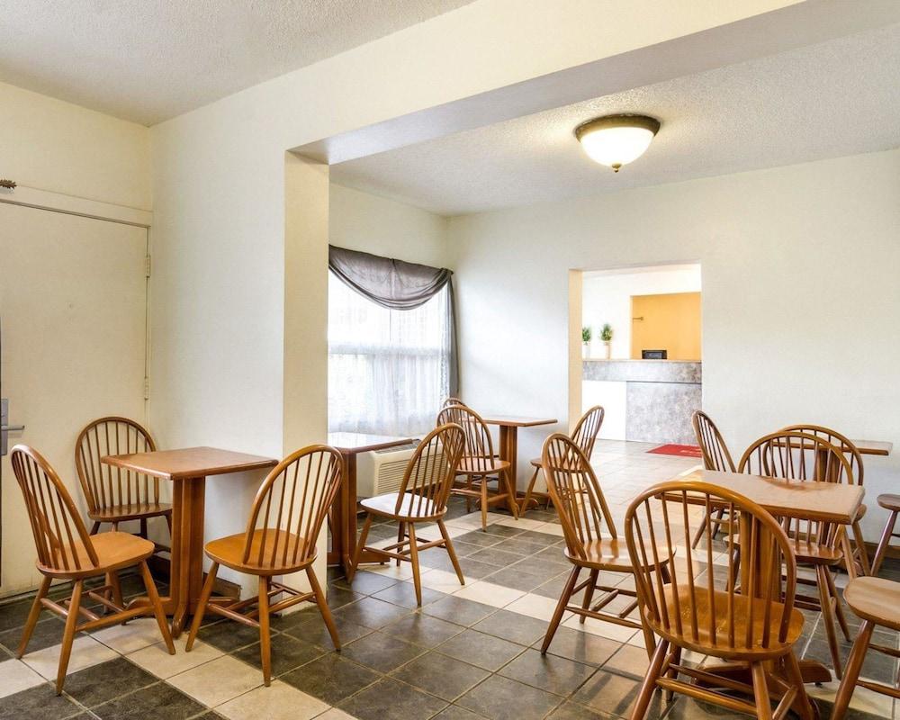 Meadow Acres Inn photo 30