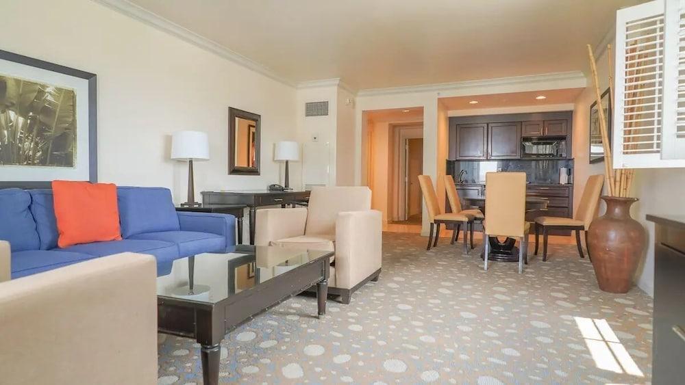 Private Residences at the Atlantic Resort and Spa photo 35