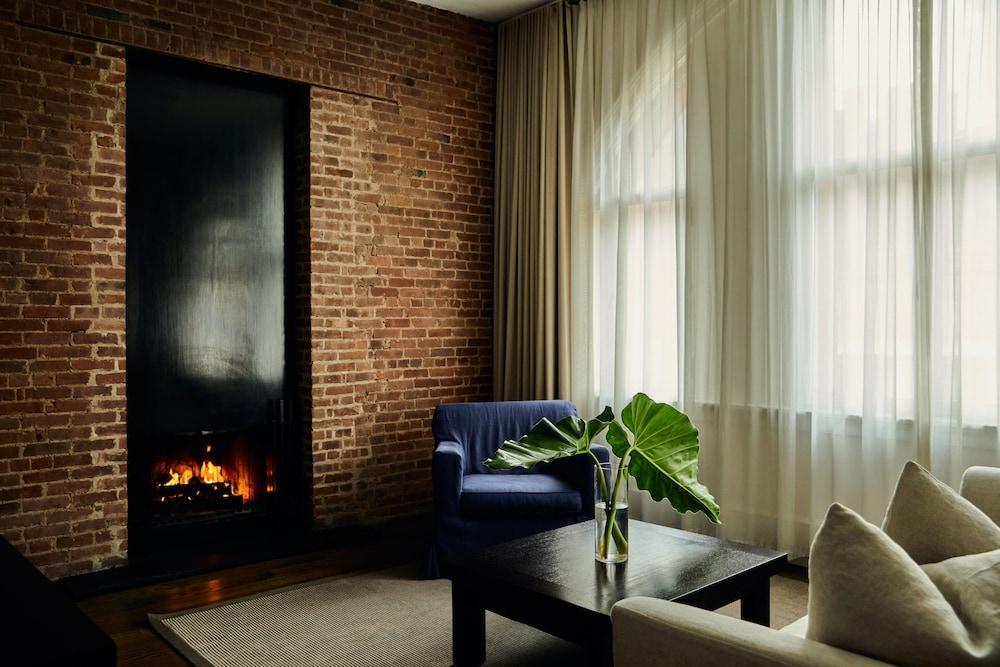 The Mercer photo 15