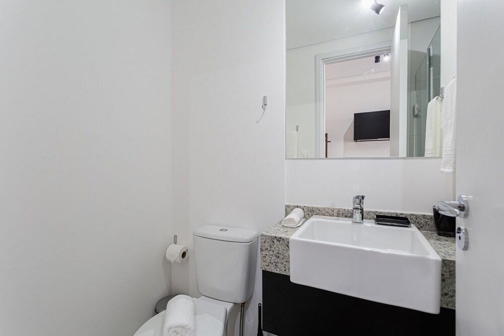 Cameo Heights Mansion photo 81