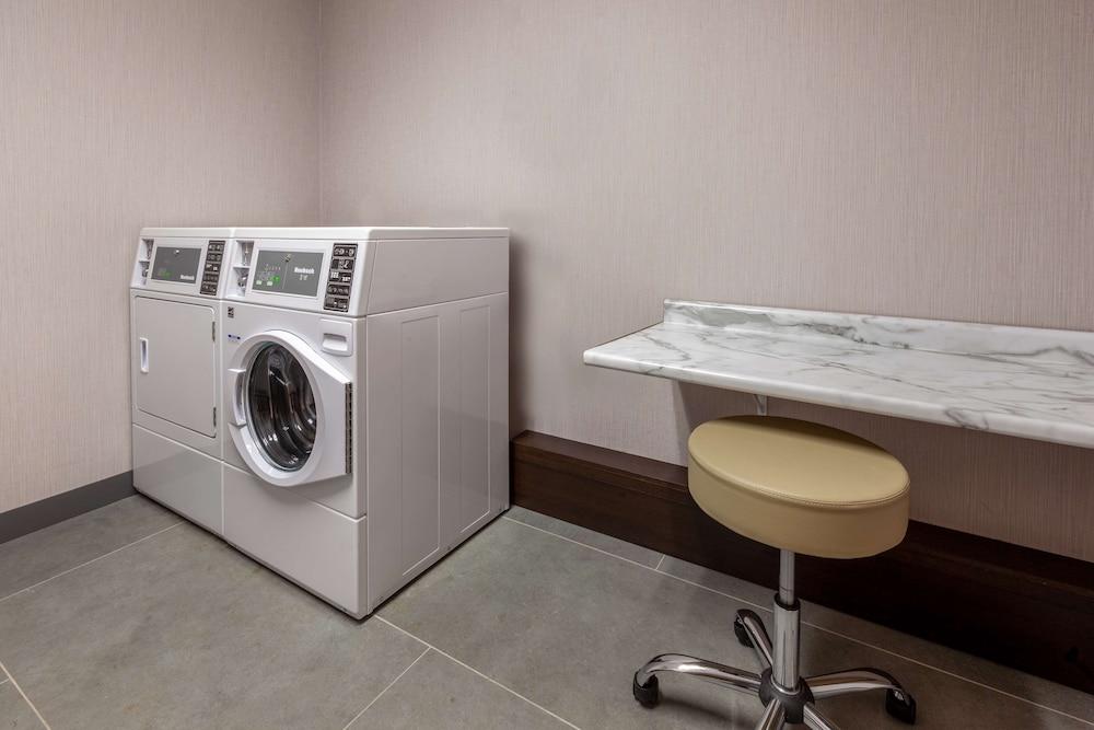 Hampton Inn & Suites Bloomfield Hills Detroit photo 20