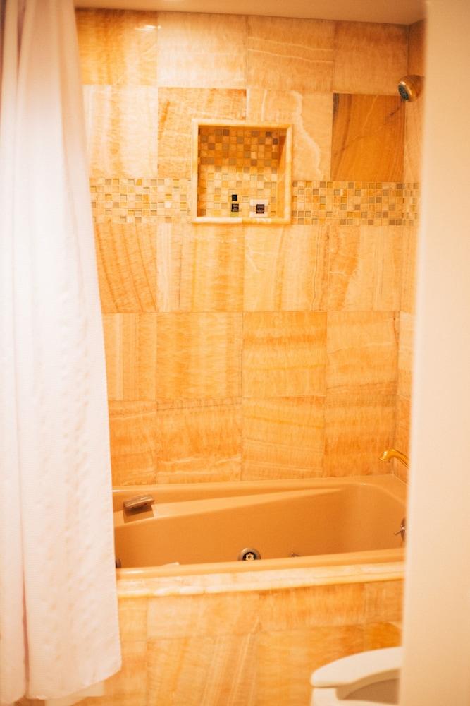 The Remington Suite Hotel and Spa photo 5