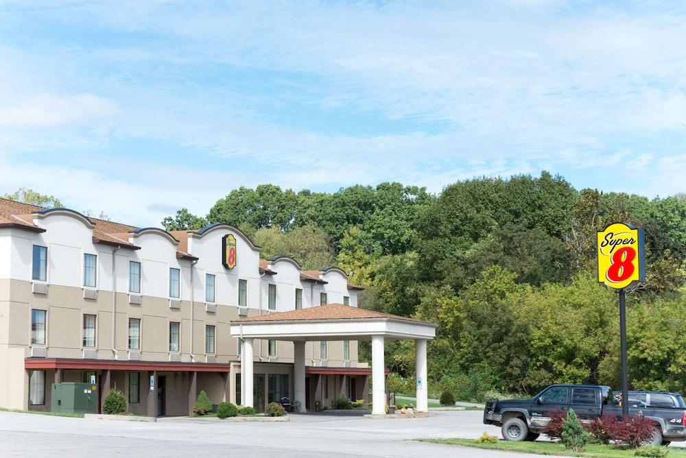 Super 8 by Wyndham Beaver Falls — hotel in Beaver Falls