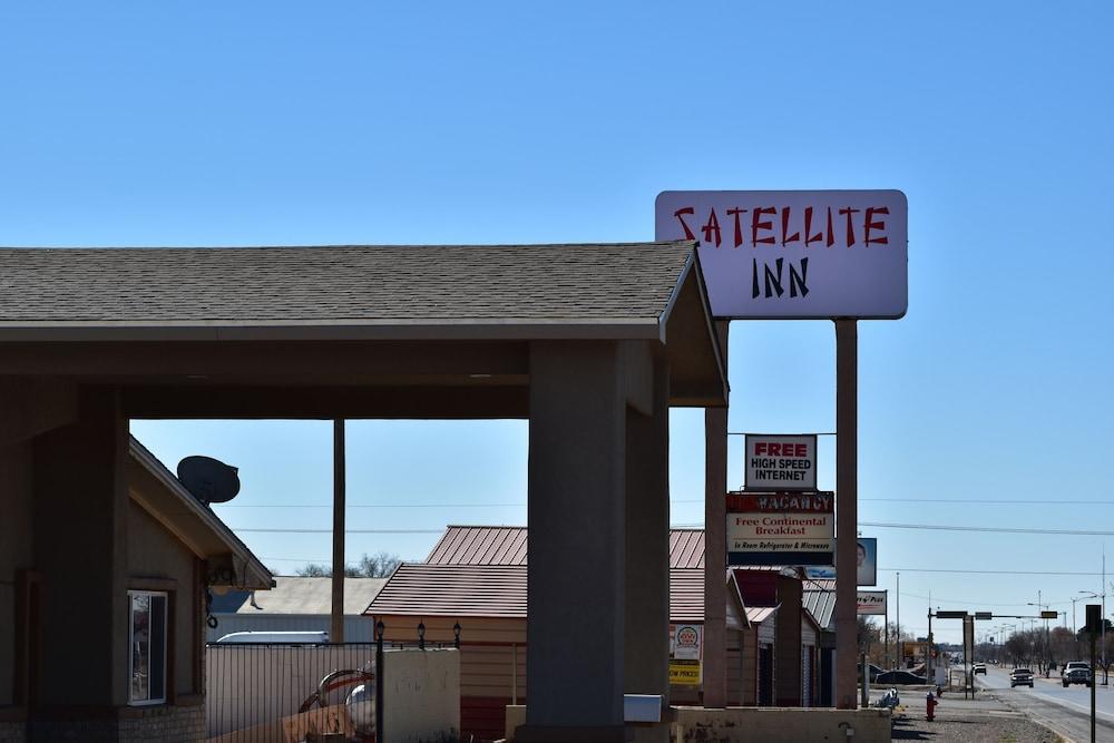 Satellite Inn photo 24